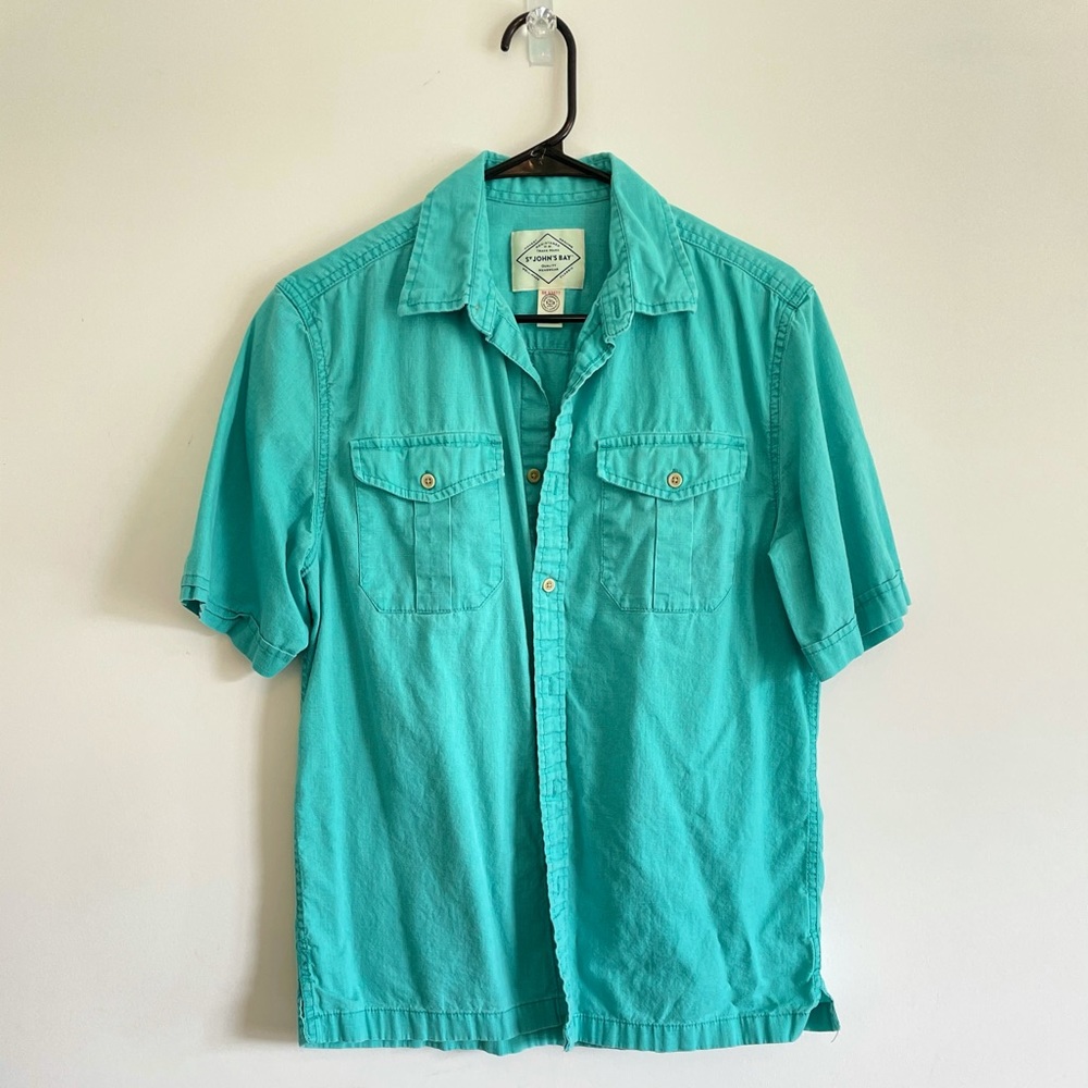 •MOVING SALE• St. John’s Bay Men’s Shirt